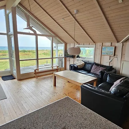 Holiday home With Sea View And Nearby